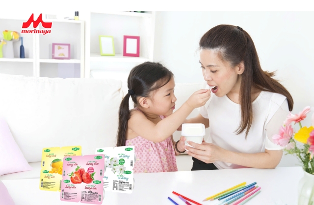 A person feeding a childAI-generated content may be incorrect.