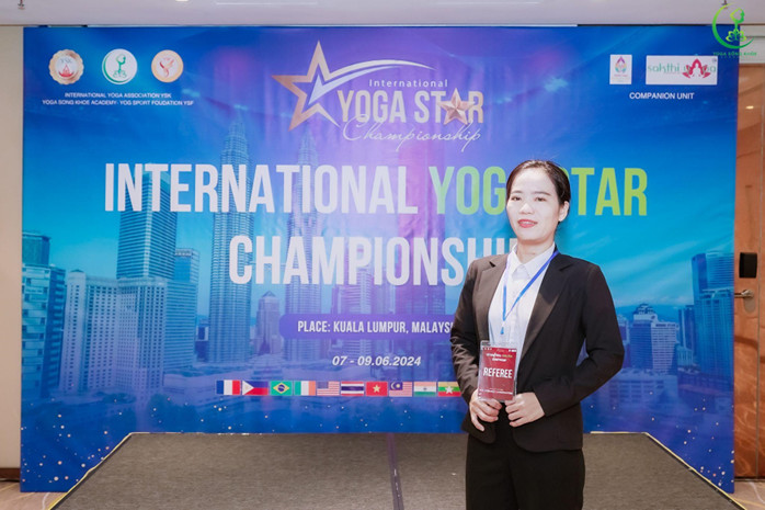 Trần Thị Thủy - Trọng tài tài năng của Giải Vô Địch Ngôi sao Yoga Quốc tế 2024 tại Malaysia